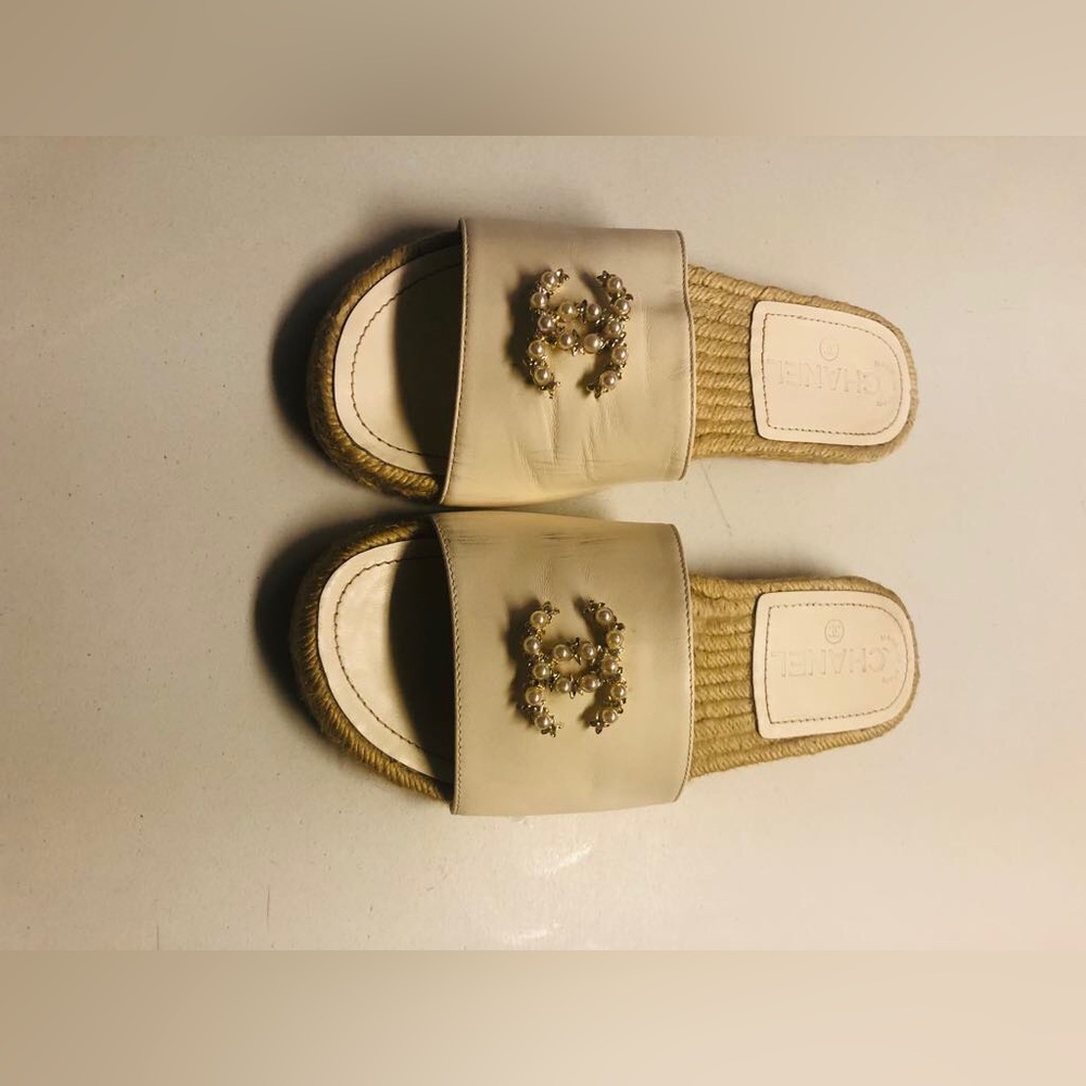 Chanel sandals 38